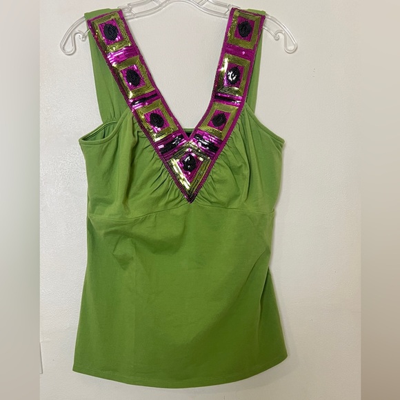 Green Graphics Sequins Top - by Flying Tomato Size XL - Picture 10 of 15